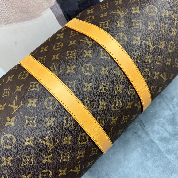 🌵Authentic Louis Vuitton Keepall 45 in Monogram🌵 - Picture 8 of 15